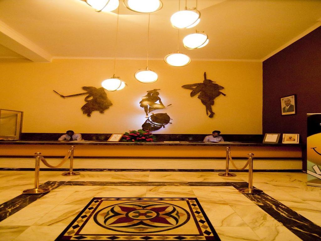 Roca Golf Hotel Бужумбура Экстерьер фото
